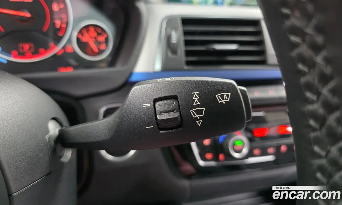 BMW 3 серия 2016 2.0 автомат (гидро), фото 24