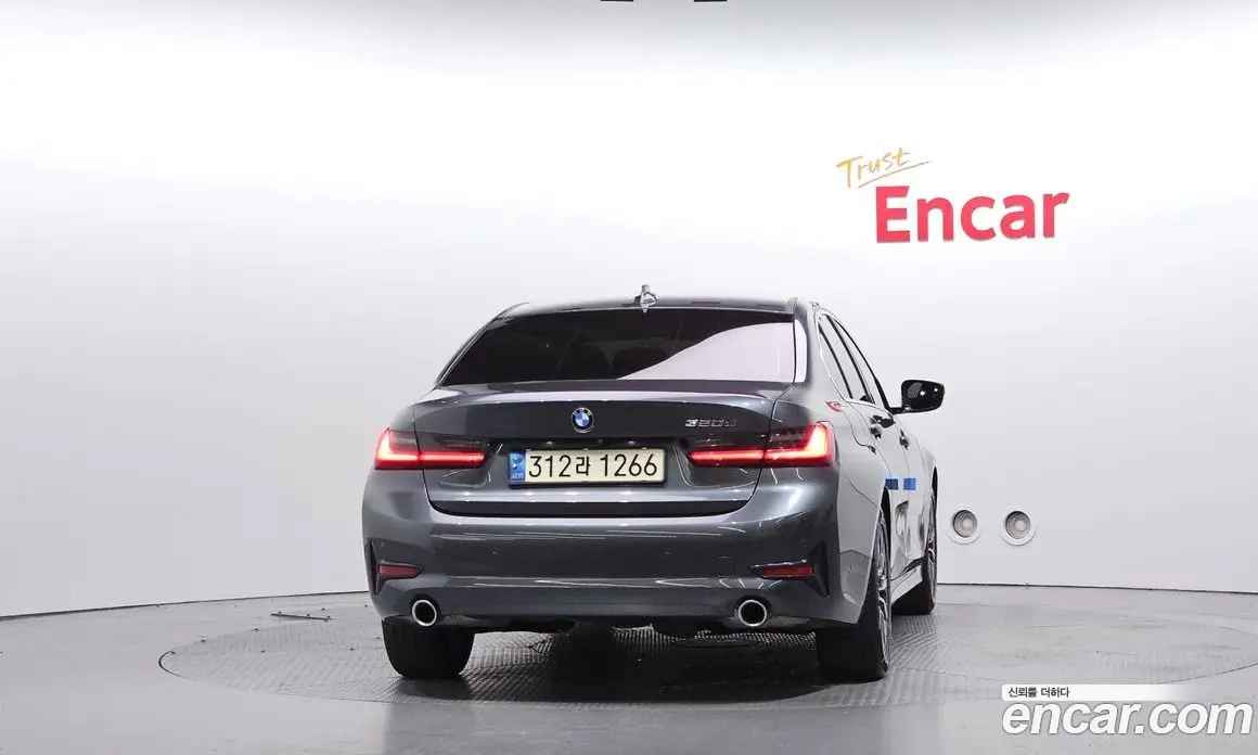 BMW 3 серия 2019 2.0 автомат (гидро), фото 4