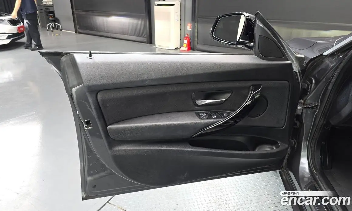 BMW 3 серия 2020 2.0 автомат (гидро), фото 14 BMW 3 серия 2020 2.0 автомат (гидро), фото 14