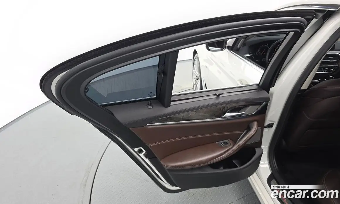 BMW 5 серия 2018 3.0 автомат (гидро), фото 14