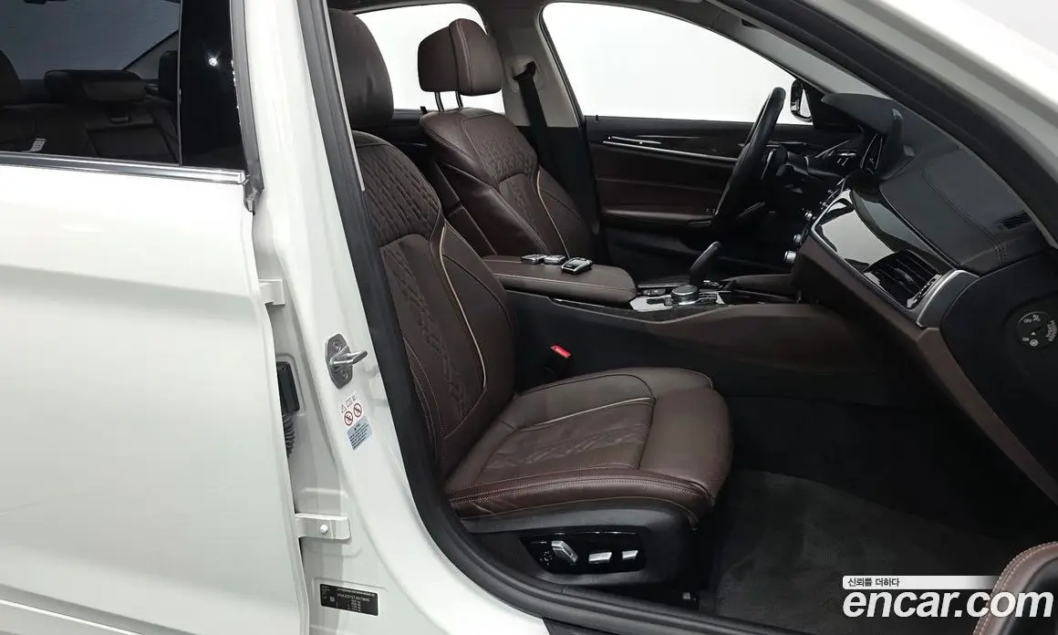 BMW 5 серия 2018 3.0 автомат (гидро), фото 16