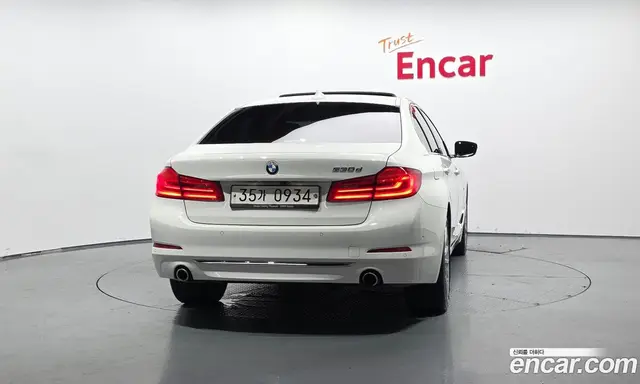 BMW 5 серия 2018 3.0 автомат (гидро), миниатюра 3