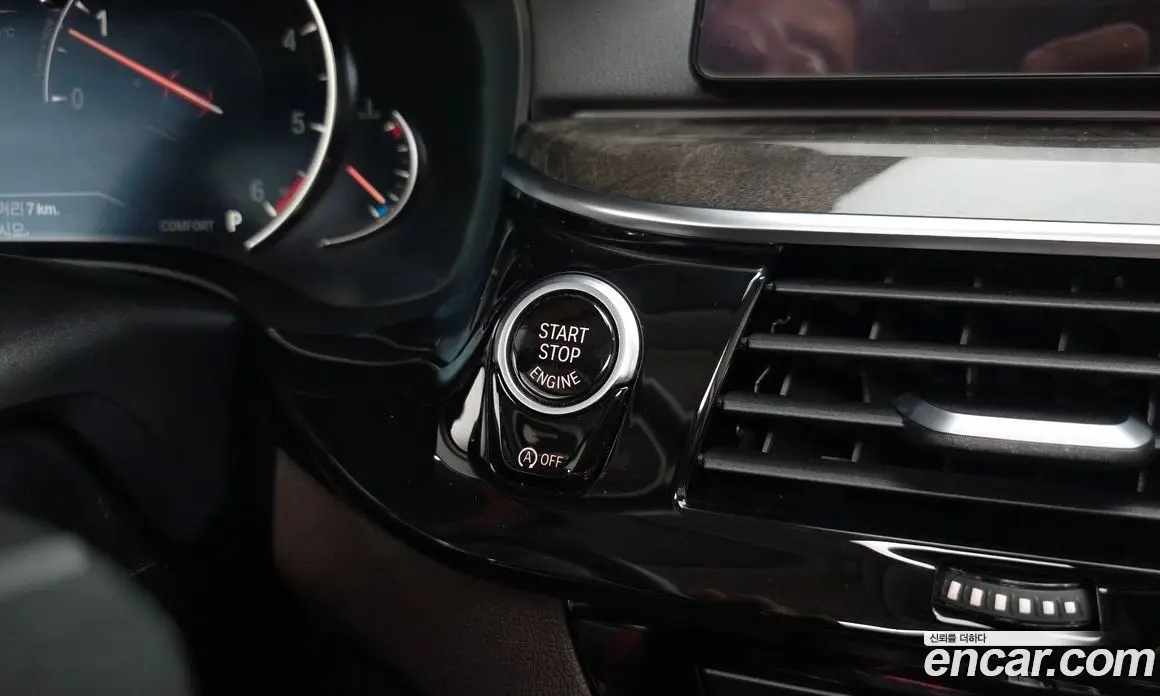 BMW 5 серия 2018 3.0 автомат (гидро), фото 37