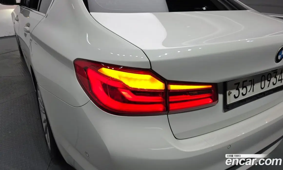 BMW 5 серия 2018 3.0 автомат (гидро), фото 8