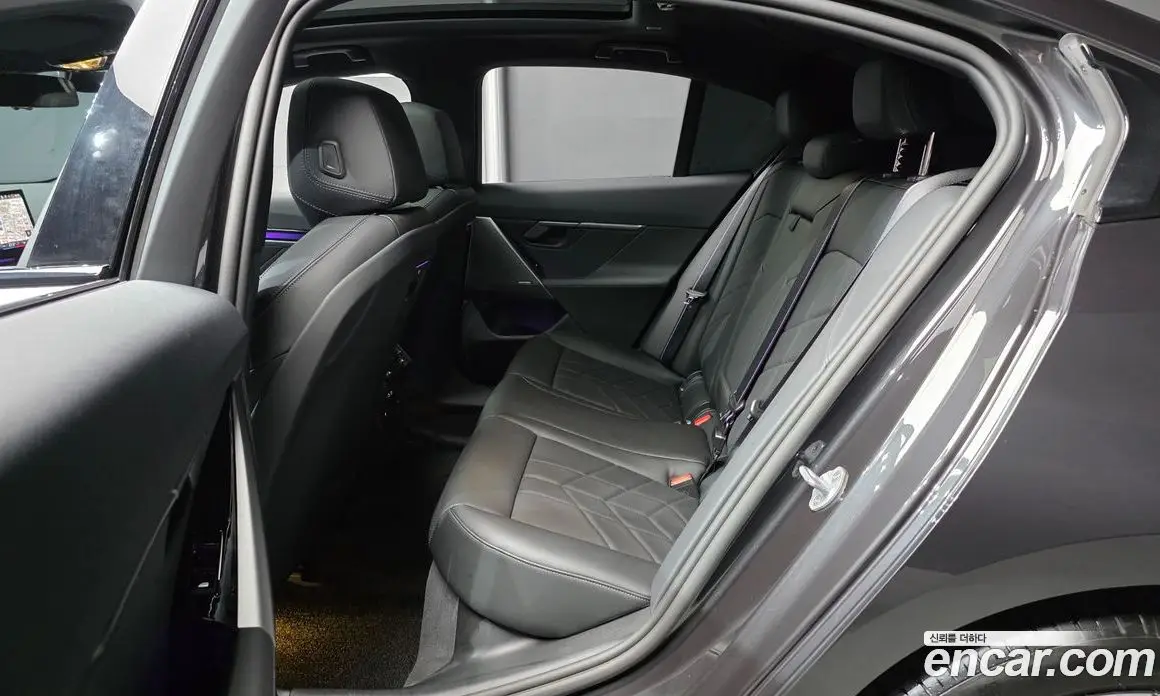 BMW 5 серия 2025 2.0 автомат (гидро), фото 18 BMW 5 серия 2025 2.0 автомат (гидро), фото 18