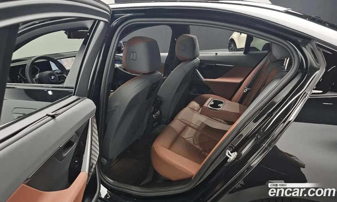 BMW 5 серия 2025 2.0 автомат (гидро), фото 17 BMW 5 серия 2025 2.0 автомат (гидро), фото 17