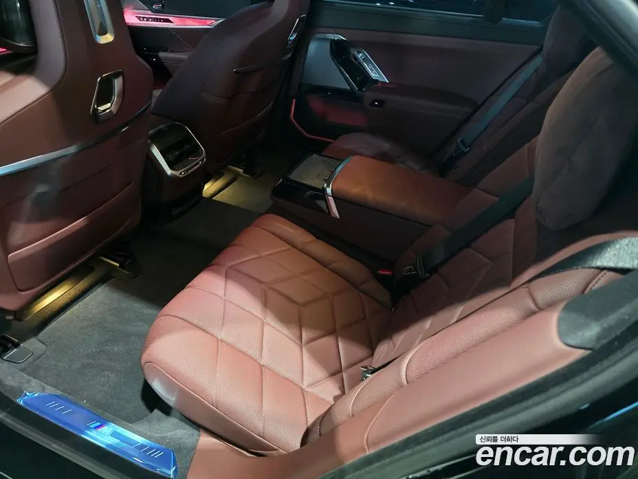 BMW 7 серия 2025 3.0 автомат (гидро), фото 13 BMW 7 серия 2025 3.0 автомат (гидро), фото 13