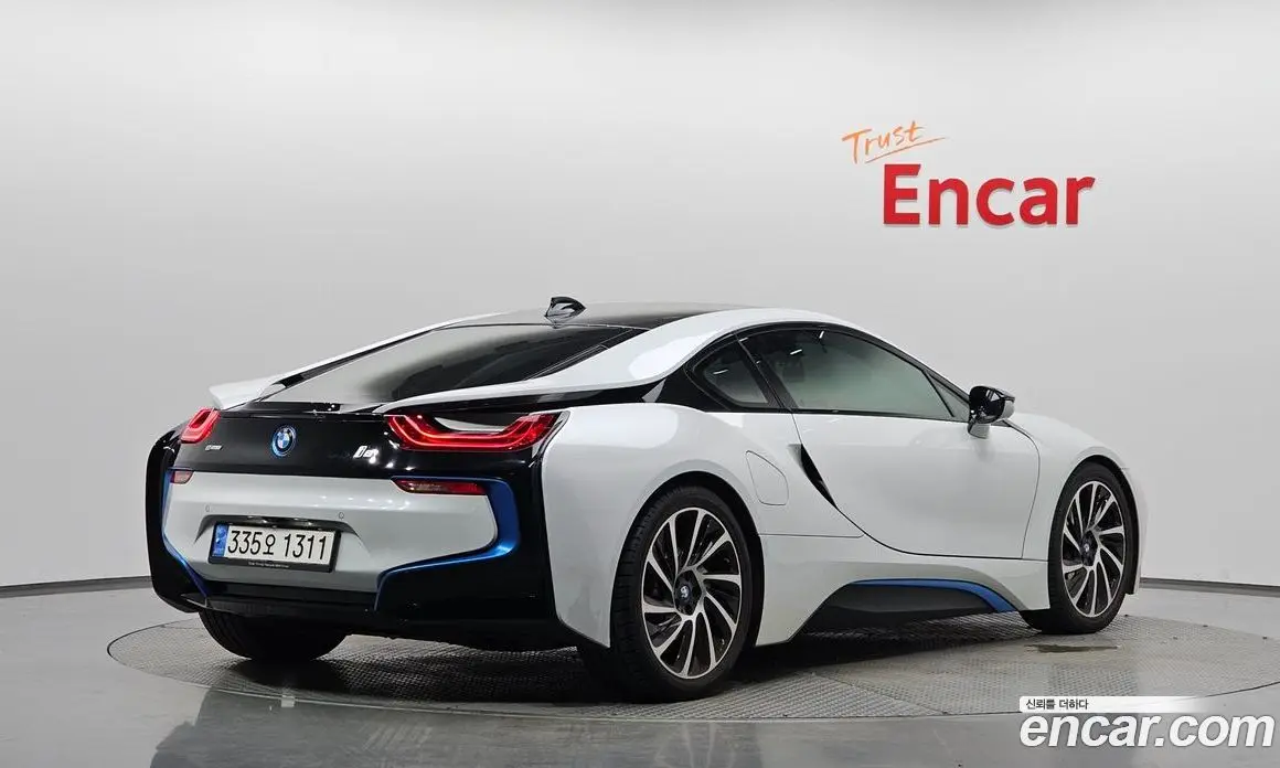 BMW i8 2016 1.5 автомат (гидро), фото 1 BMW i8 2016 1.5 автомат (гидро), фото 1