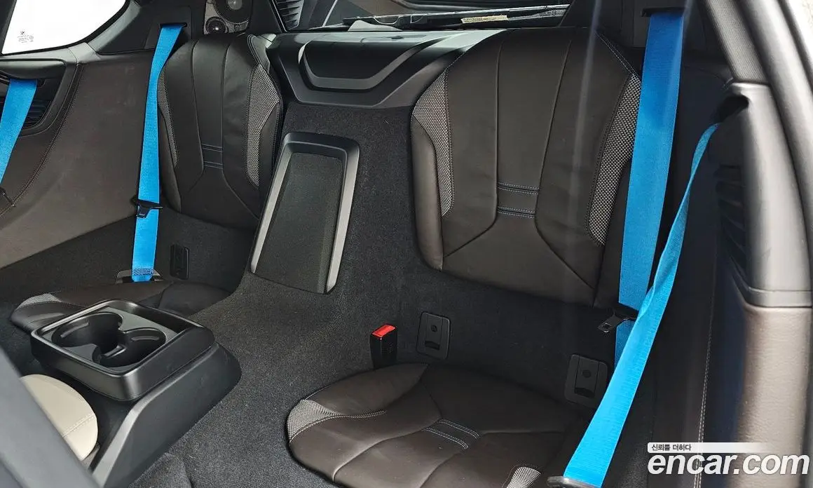BMW i8 2016 1.5 автомат (гидро), фото 16 BMW i8 2016 1.5 автомат (гидро), фото 16