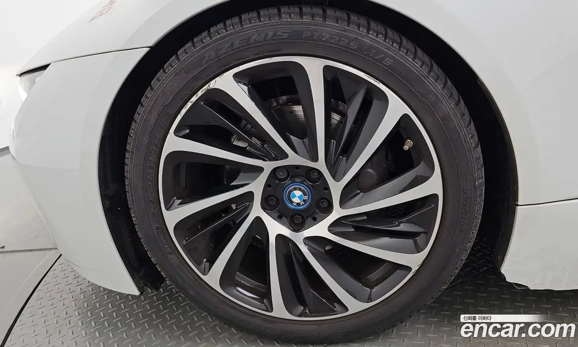 BMW i8 2016 1.5 автомат (гидро), фото 4 BMW i8 2016 1.5 автомат (гидро), фото 4
