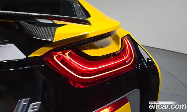 BMW i8 2016 1.5 автомат (гидро), миниатюра 8