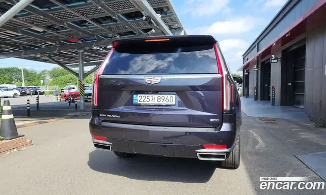Cadillac Escalade 2022 6.2 автомат (гидро), миниатюра 4 Cadillac Escalade 2022 6.2 автомат (гидро), миниатюра 4