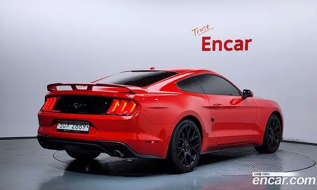 Ford Mustang 2019 2.3 автомат (гидро), миниатюра 2