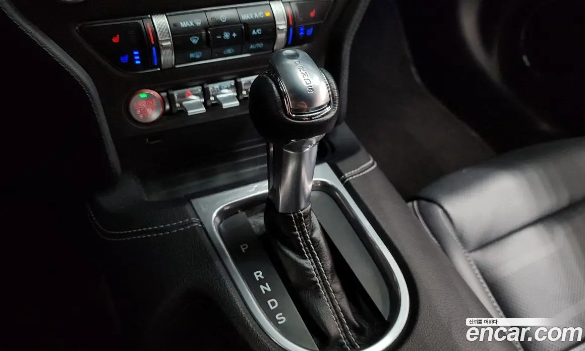 Ford Mustang 2019 2.3 автомат (гидро), фото 12