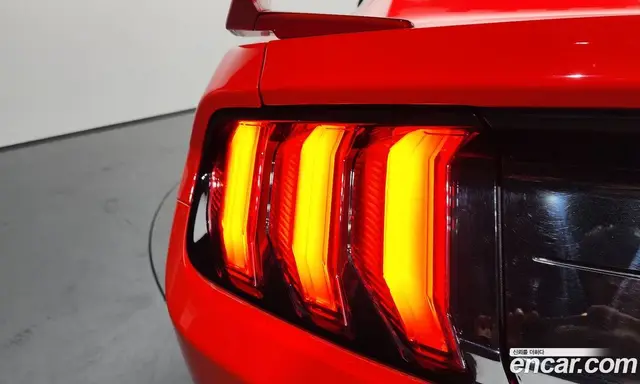 Ford Mustang 2019 2.3 автомат (гидро), миниатюра 9