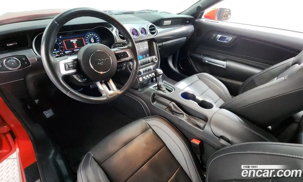 Ford Mustang 2019 2.3 автомат (гидро), фото 10