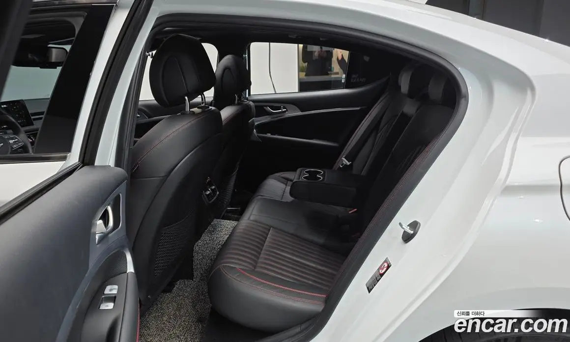 Genesis G70 2019 2.0 автомат (гидро), фото 15 Genesis G70 2019 2.0 автомат (гидро), фото 15