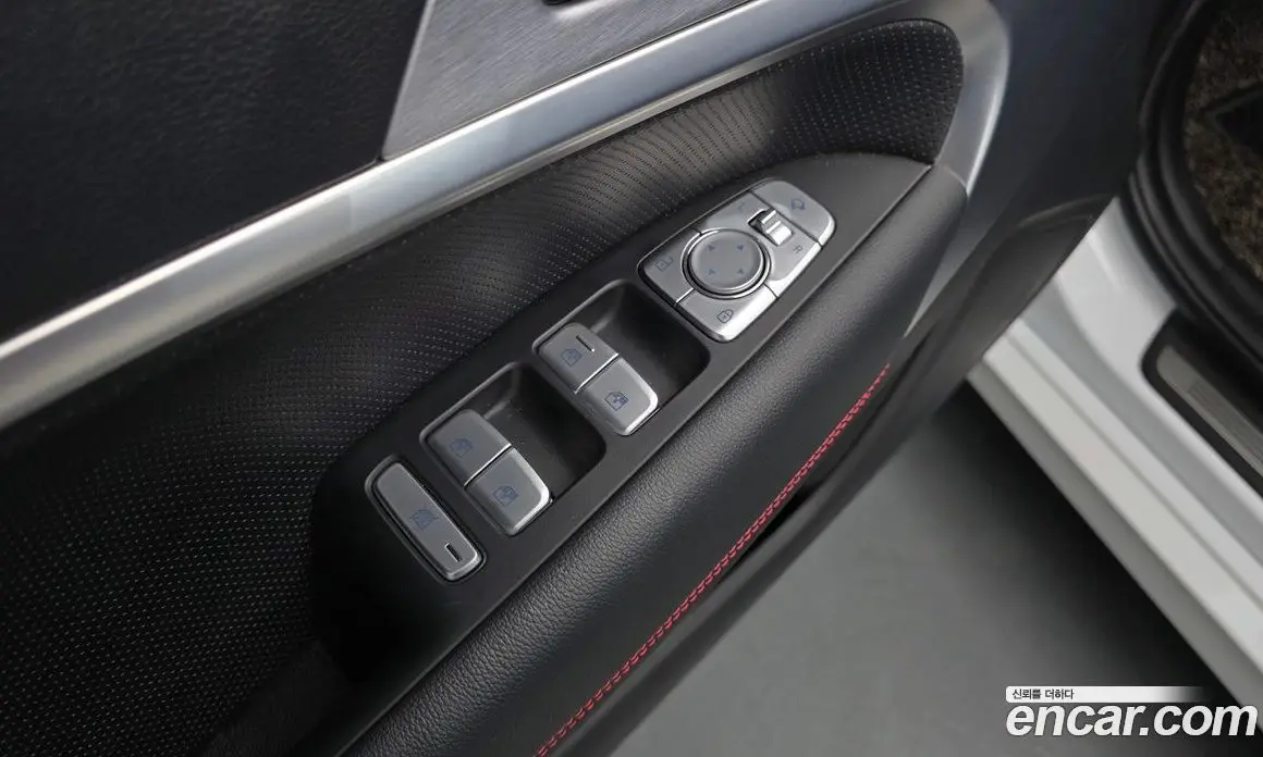 Genesis G70 2019 2.0 автомат (гидро), фото 33 Genesis G70 2019 2.0 автомат (гидро), фото 33