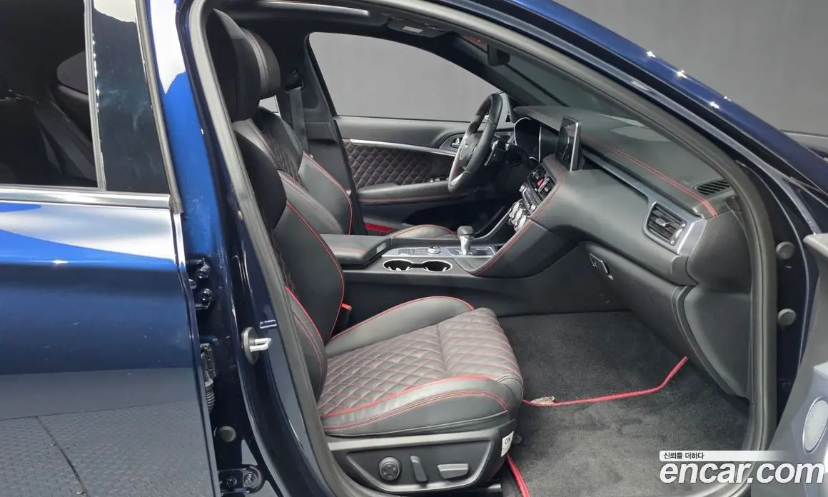 Genesis G70 2019 2.0 автомат (гидро), фото 17 Genesis G70 2019 2.0 автомат (гидро), фото 17