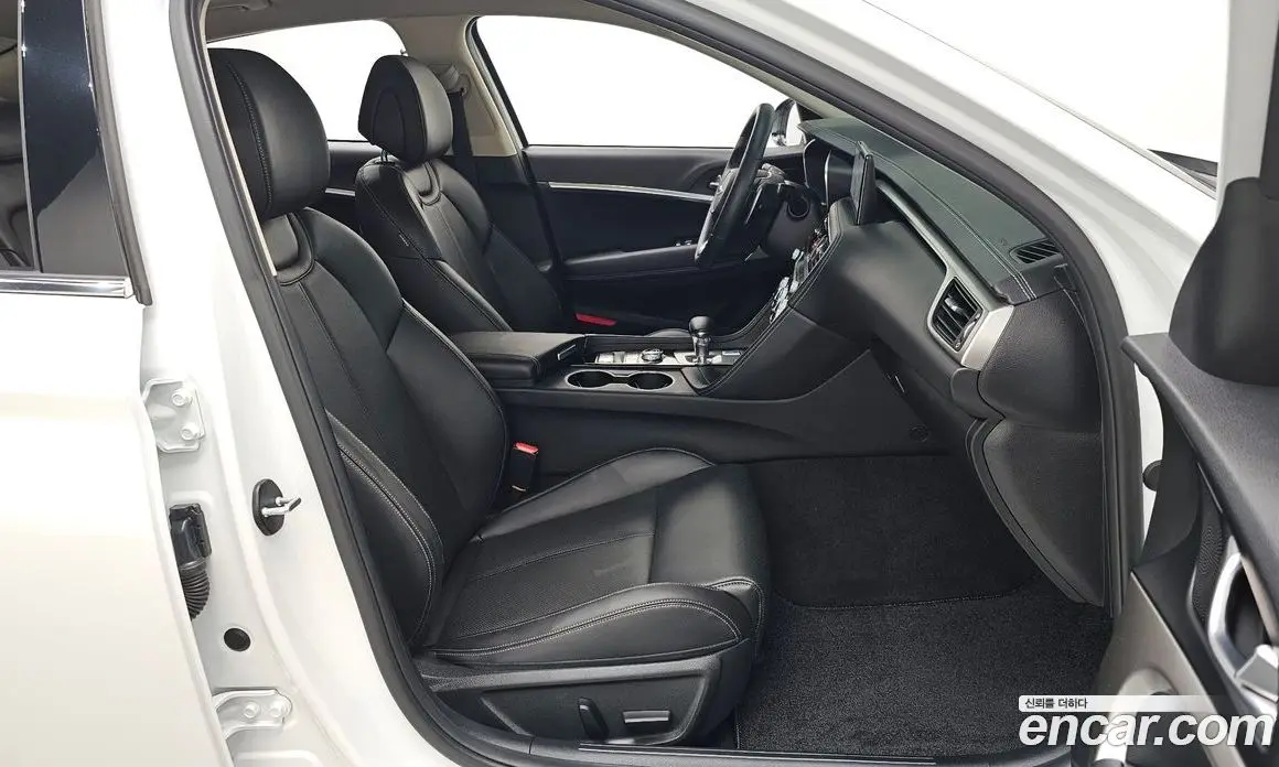 Genesis G70 2020 2.0 автомат (гидро), фото 16 Genesis G70 2020 2.0 автомат (гидро), фото 16