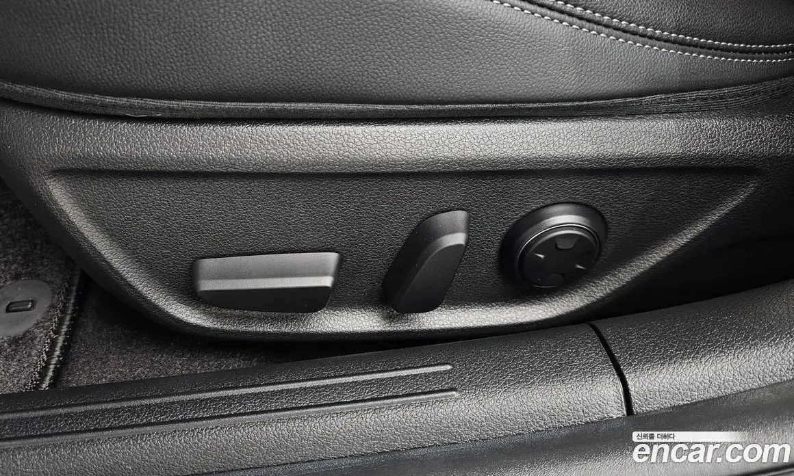 Genesis G70 2020 2.0 автомат (гидро), фото 31 Genesis G70 2020 2.0 автомат (гидро), фото 31