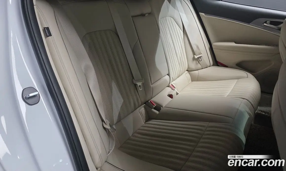Genesis G70 2022 2.0 автомат (гидро), фото 17 Genesis G70 2022 2.0 автомат (гидро), фото 17