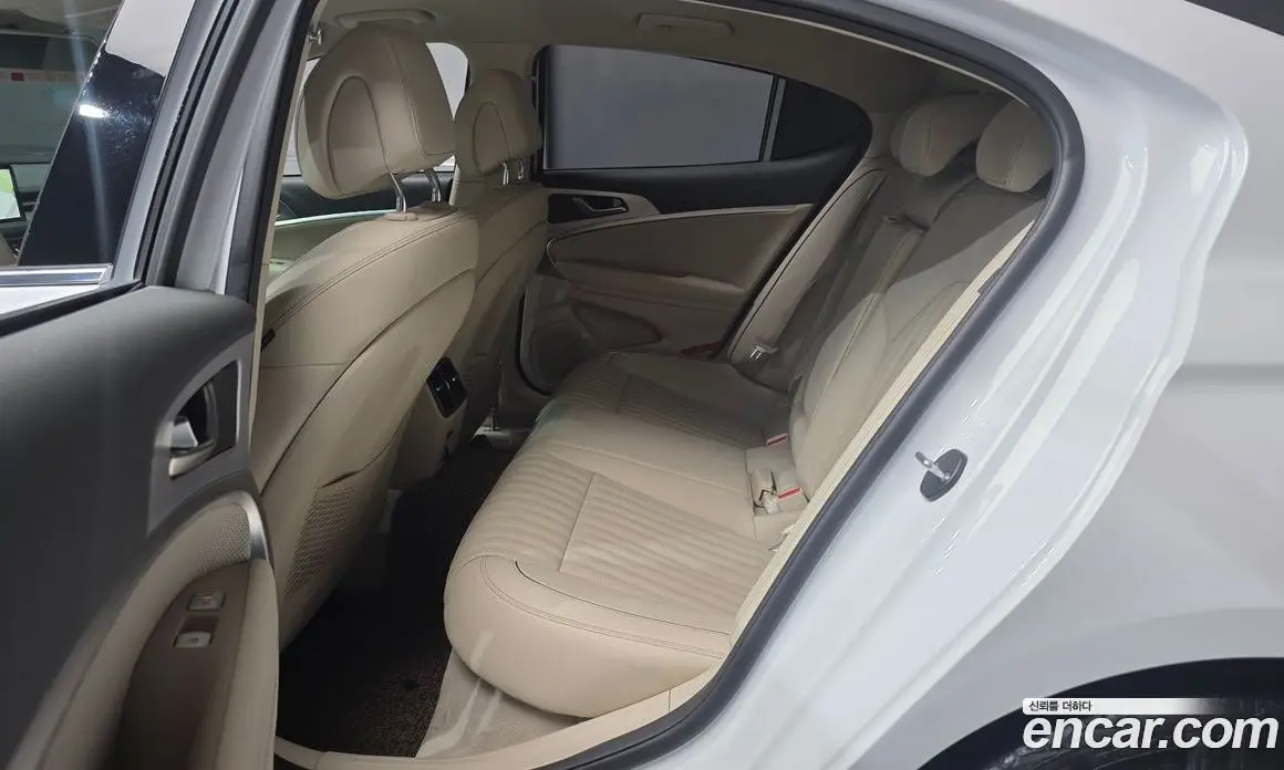 Genesis G70 2022 2.0 автомат (гидро), фото 18 Genesis G70 2022 2.0 автомат (гидро), фото 18