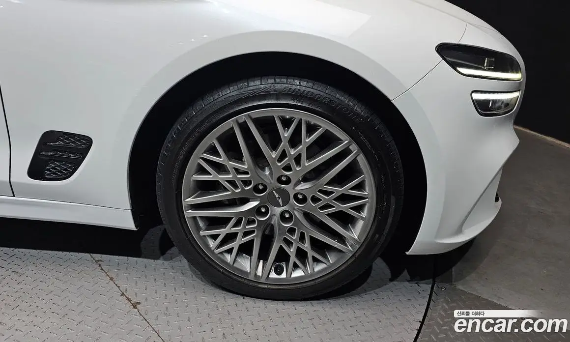 Genesis G70 2022 2.0 автомат (гидро), фото 7 Genesis G70 2022 2.0 автомат (гидро), фото 7
