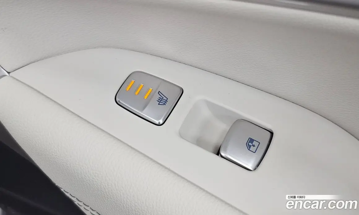 Genesis G70 2023 2.5 автомат (гидро), фото 18 Genesis G70 2023 2.5 автомат (гидро), фото 18