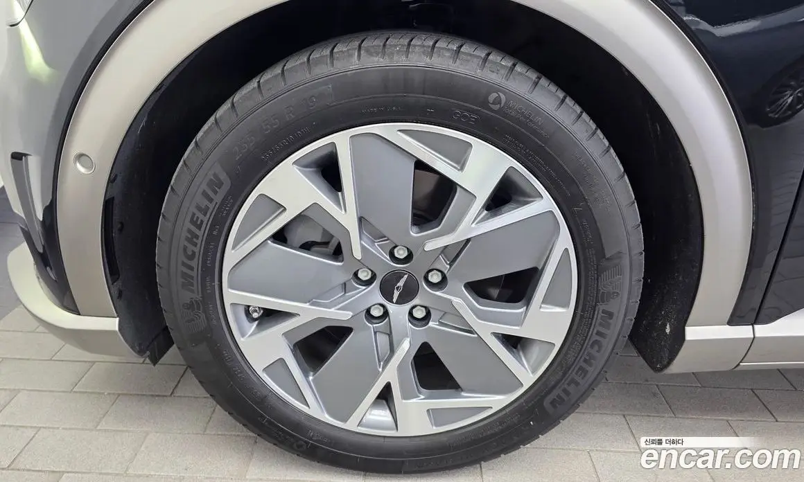 Genesis GV60 2022 0.1 автомат (гидро), фото 5 Genesis GV60 2022 0.1 автомат (гидро), фото 5