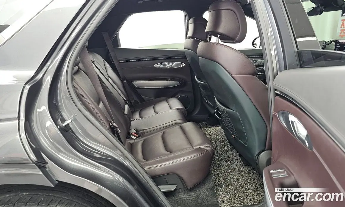 Genesis GV70 2021 2.2 автомат (гидро), фото 12 Genesis GV70 2021 2.2 автомат (гидро), фото 12
