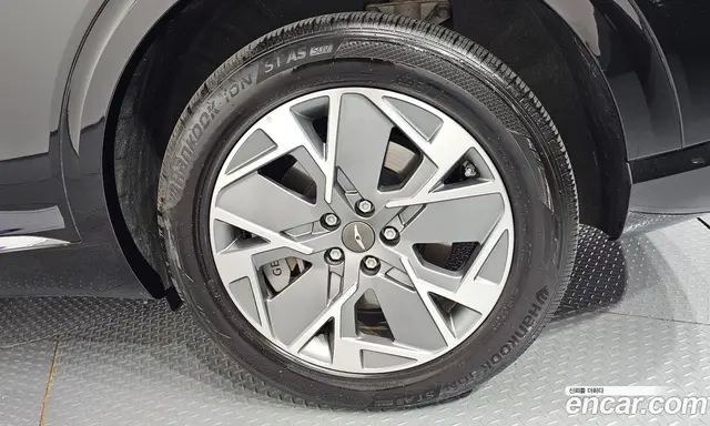 Genesis GV70 2022 0.1 автомат (гидро), миниатюра 7