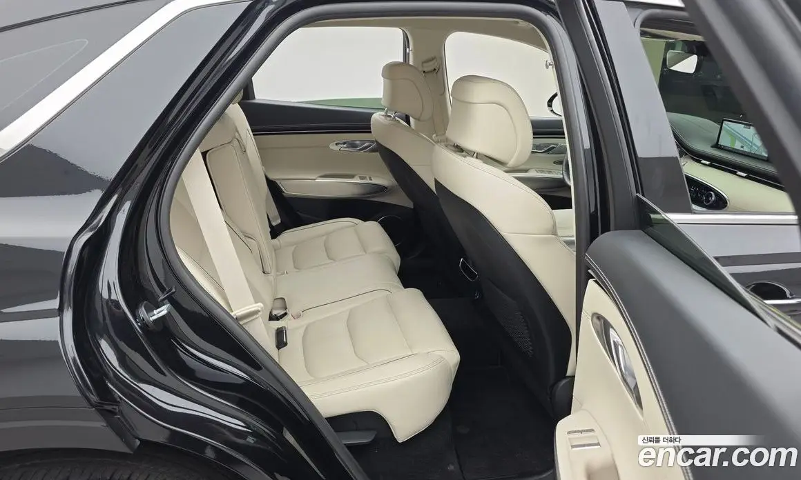 Genesis GV70 2023 2.5 автомат (гидро), фото 12 Genesis GV70 2023 2.5 автомат (гидро), фото 12