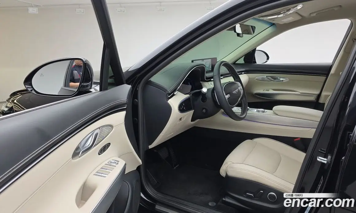 Genesis GV70 2023 2.5 автомат (гидро), фото 10 Genesis GV70 2023 2.5 автомат (гидро), фото 10