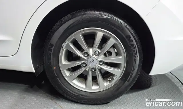 Hyundai Avante 2020 1.6 автомат (гидро), миниатюра 7 Hyundai Avante 2020 1.6 автомат (гидро), миниатюра 7