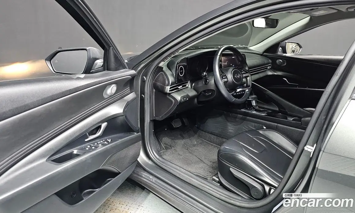 Hyundai Avante 2021 1.6 автомат (гидро), фото 13
