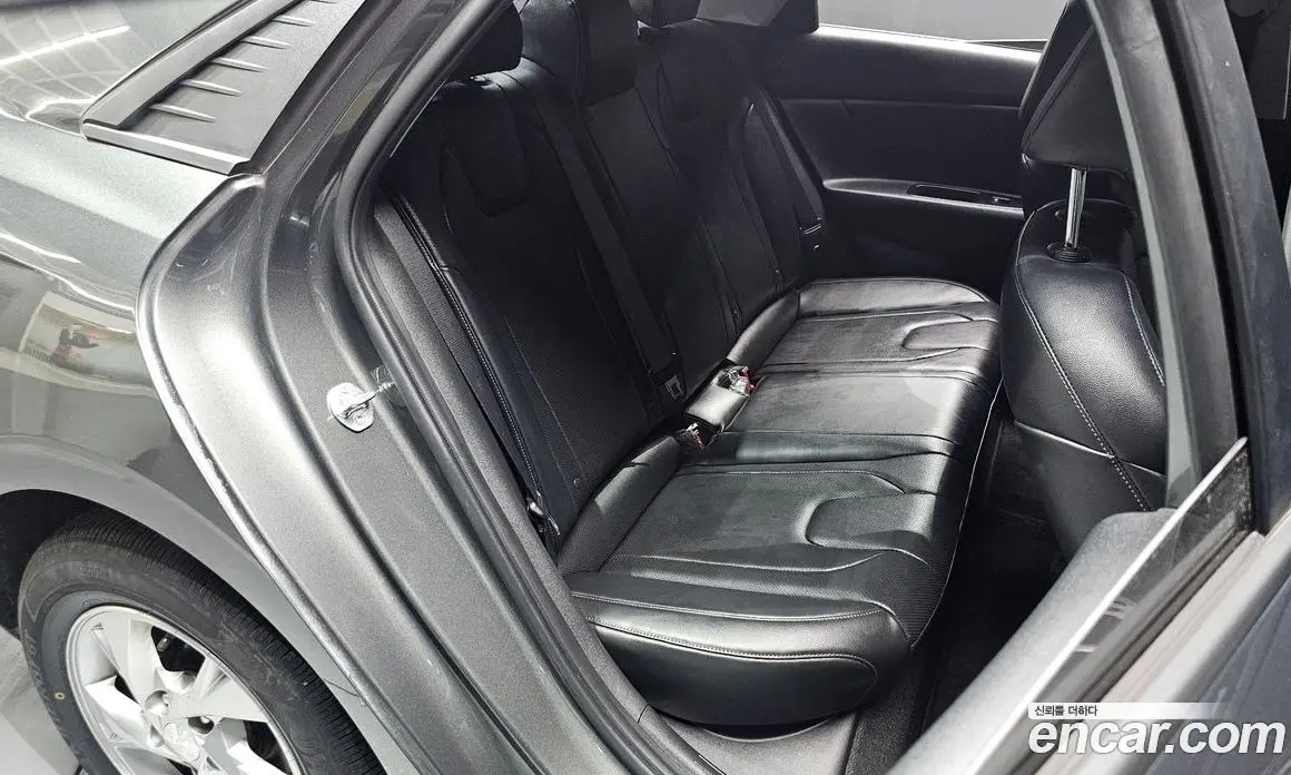 Hyundai Avante 2021 1.6 автомат (гидро), фото 16