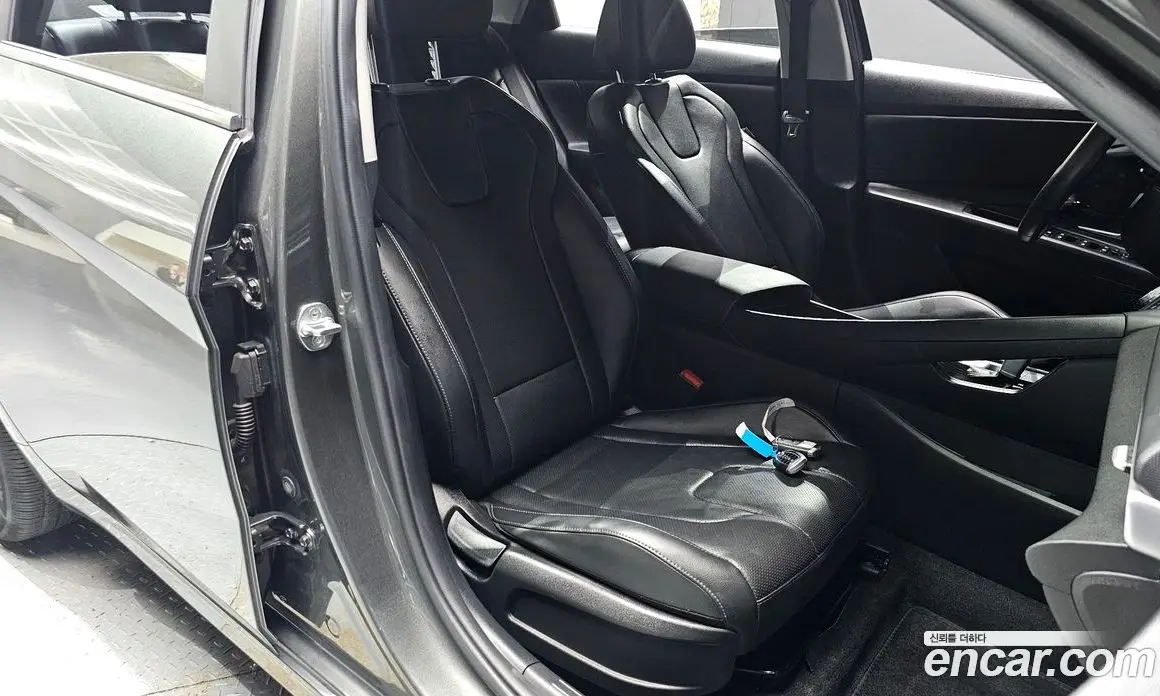 Hyundai Avante 2021 1.6 автомат (гидро), фото 17