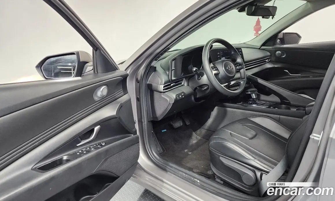 Hyundai Avante 2021 1.6 автомат (гидро), фото 13