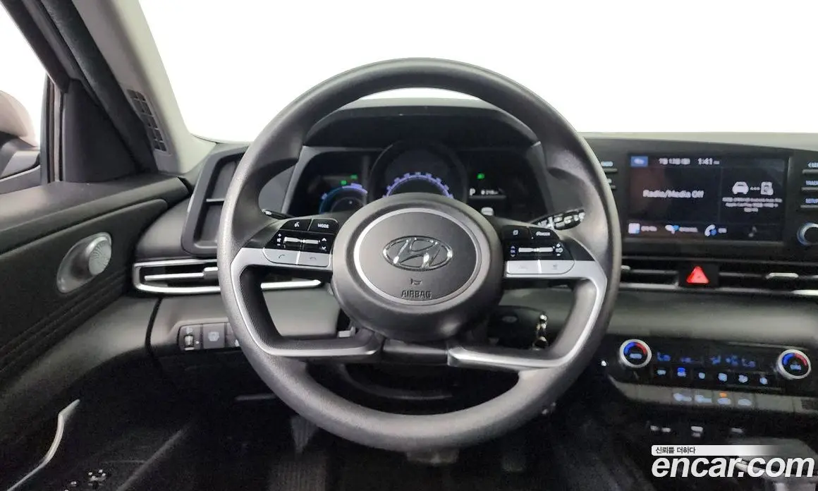 Hyundai Avante 2021 1.6 автомат (гидро), фото 18
