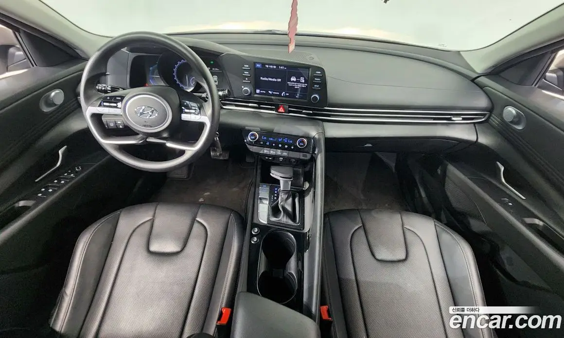 Hyundai Avante 2021 1.6 автомат (гидро), фото 10