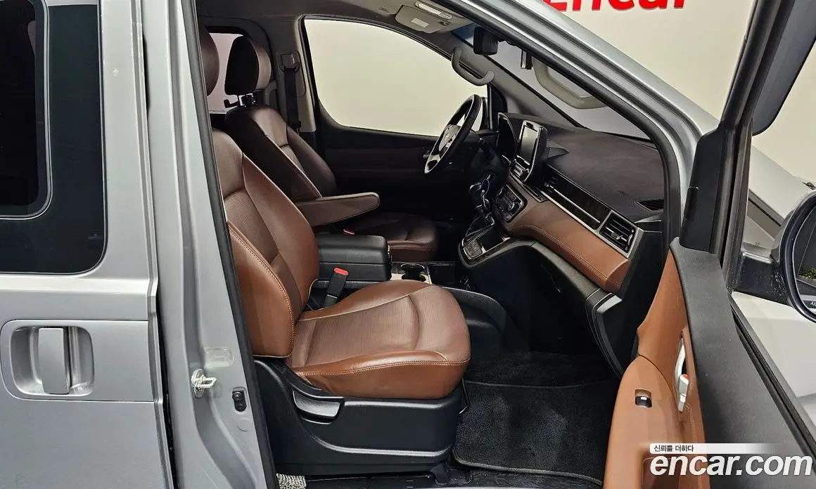 Hyundai Starex 2019 2.5 автомат (гидро), фото 16 Hyundai Starex 2019 2.5 автомат (гидро), фото 16