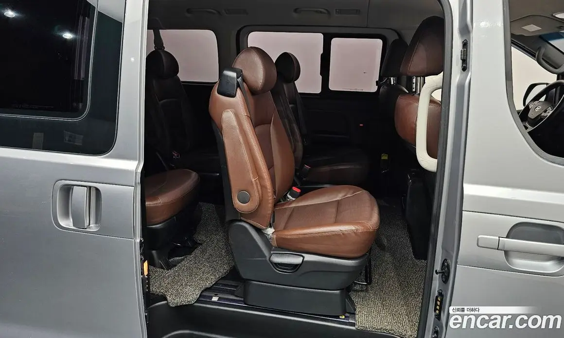 Hyundai Starex 2019 2.5 автомат (гидро), фото 17 Hyundai Starex 2019 2.5 автомат (гидро), фото 17