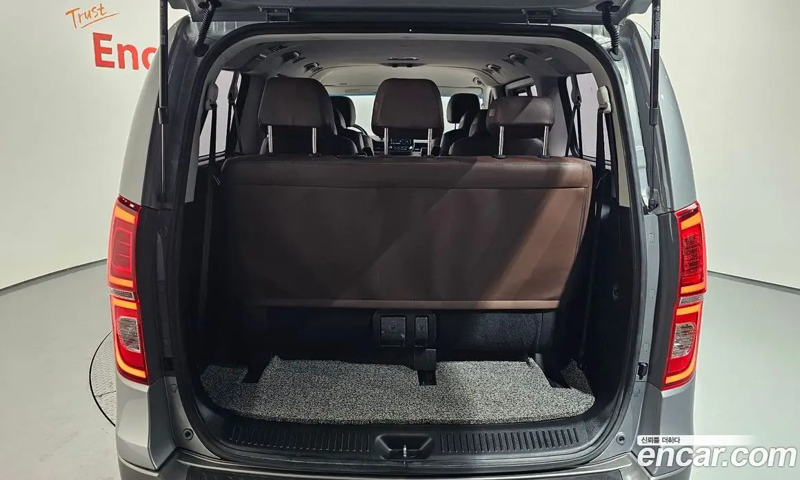 Hyundai Starex 2019 2.5 автомат (гидро), фото 24 Hyundai Starex 2019 2.5 автомат (гидро), фото 24