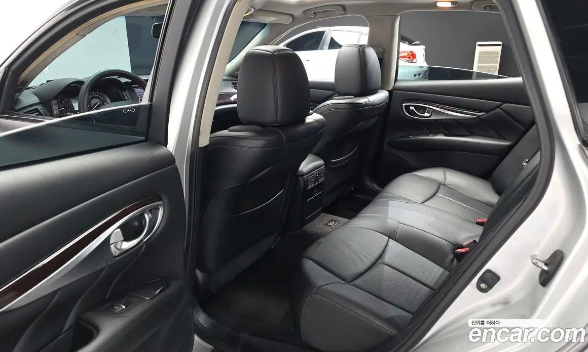 Infiniti M 2011 5.6 автомат (гидро), фото 12 Infiniti M 2011 5.6 автомат (гидро), фото 12