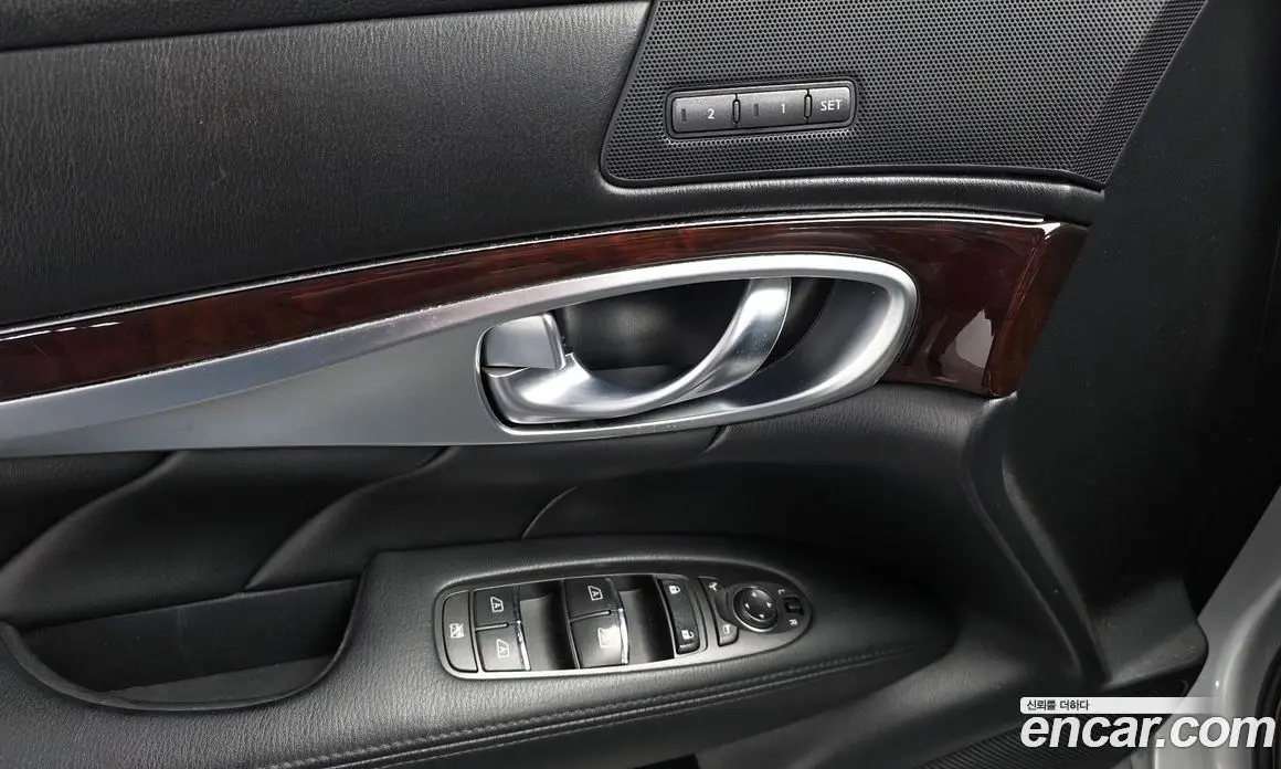 Infiniti M 2011 5.6 автомат (гидро), фото 18 Infiniti M 2011 5.6 автомат (гидро), фото 18
