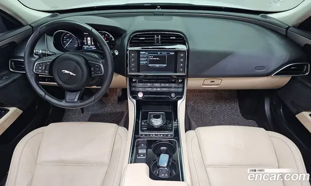 Jaguar XE 2016 2.0 автомат (гидро), миниатюра 7 Jaguar XE 2016 2.0 автомат (гидро), миниатюра 7