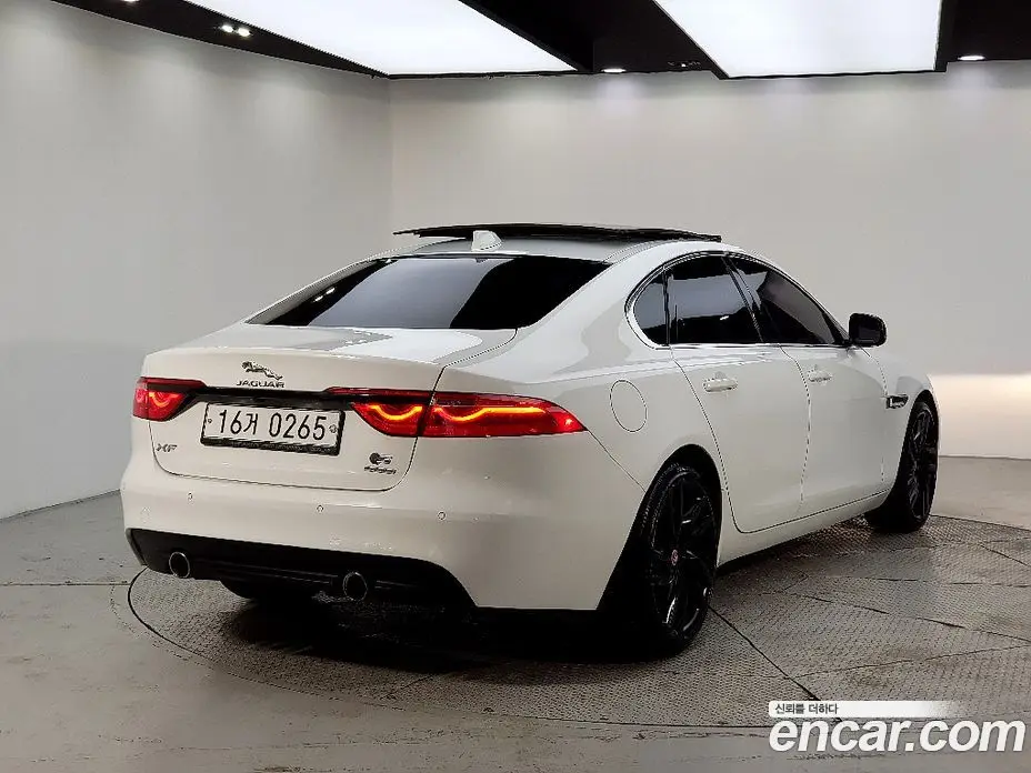 Jaguar XF 2016 2.0 автомат (гидро), фото 4 Jaguar XF 2016 2.0 автомат (гидро), фото 4