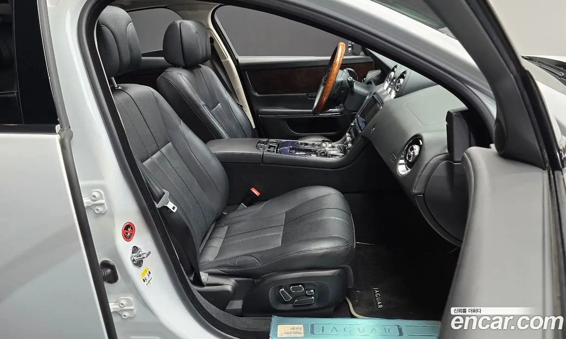 Jaguar XJ 2012 3.0 автомат (гидро), фото 11 Jaguar XJ 2012 3.0 автомат (гидро), фото 11