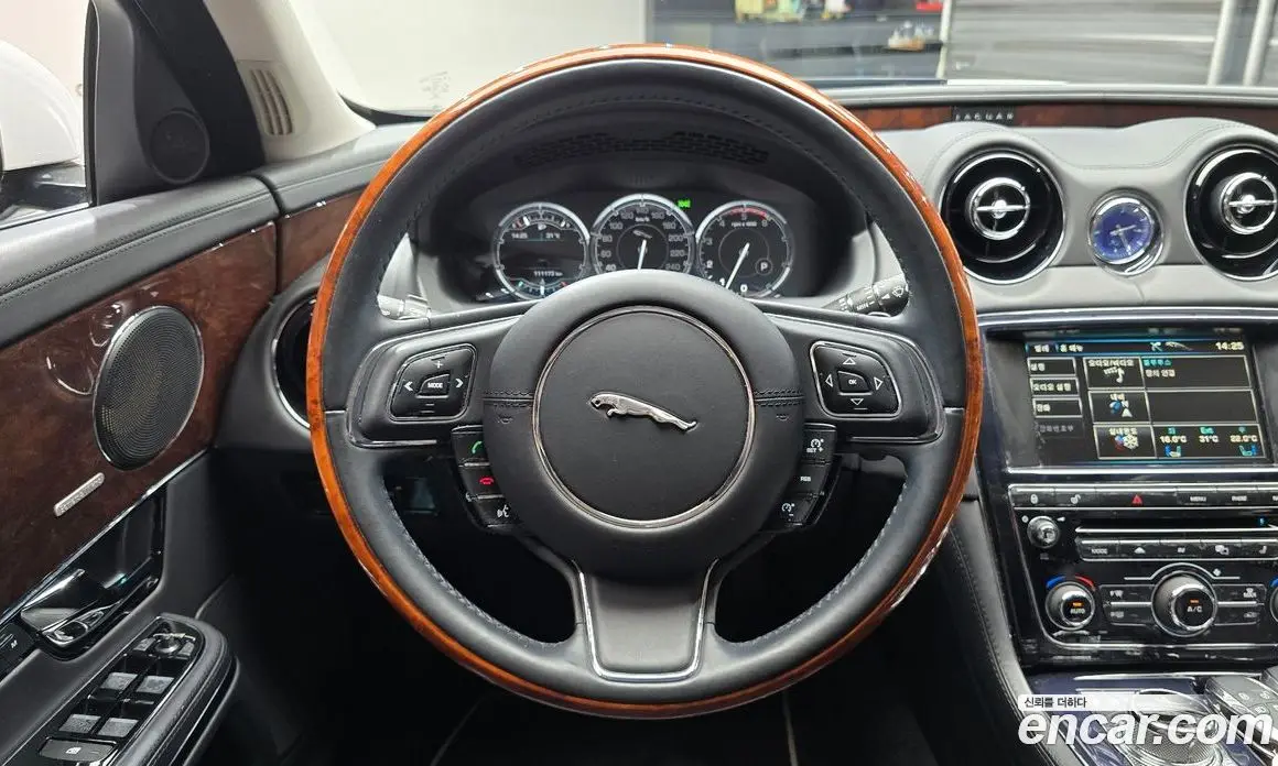 Jaguar XJ 2012 3.0 автомат (гидро), фото 13 Jaguar XJ 2012 3.0 автомат (гидро), фото 13